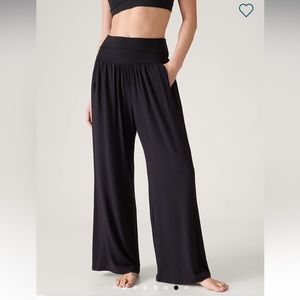 New! Athleta Studio Wide Leg Pant size S/P